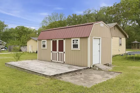 Exterior - 905 S Newton Ave, Springfield, MO 65806 photo 3 of 5