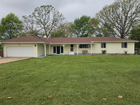 10986 Lone Pine Rd, Mountain Grove, MO 65711