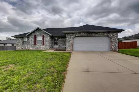 6006 N 9th Ave, Ozark, MO 65721