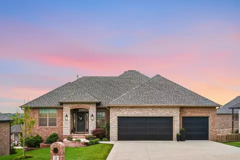 1632 W Gaslight Dr, Springfield, MO 65810
