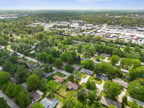 View/Area - 1904 S Valleyroad Ave, Springfield, MO 65804 photo 4 of 4