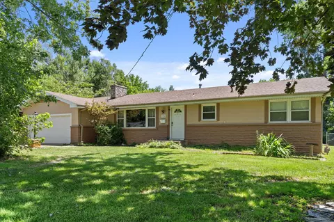 Exterior - 1904 S Valleyroad Ave, Springfield, MO 65804 photo 2 of 9