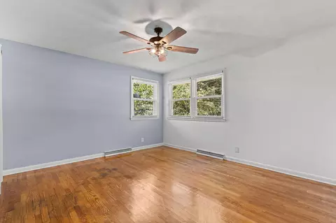 Bedroom - 1904 S Valleyroad Ave, Springfield, MO 65804 photo 3 of 3