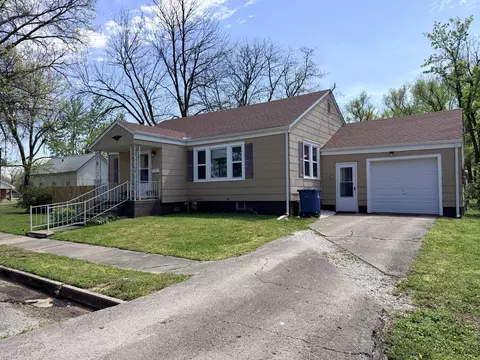 403 W 14th St, Lamar, MO 64759