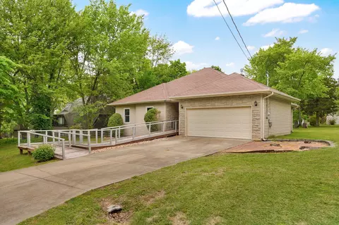 4833 E Crab Apple Ln, Springfield, MO 65809 photo 2