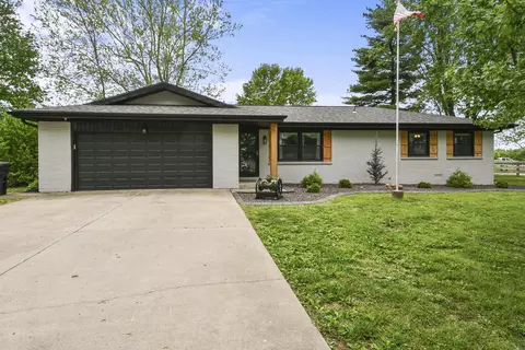 6074 W Farm Road 94, Springfield, MO 65803