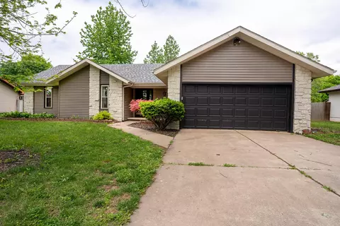 303 Raintree St, Nixa, MO 65714