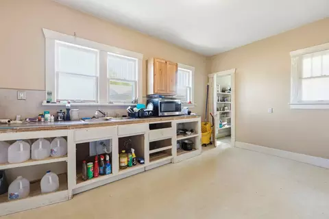 1918 N Douglas Ave, Springfield, MO 65803 photo 8