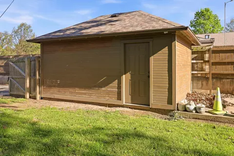 1918 N Douglas Ave, Springfield, MO 65803 photo 22