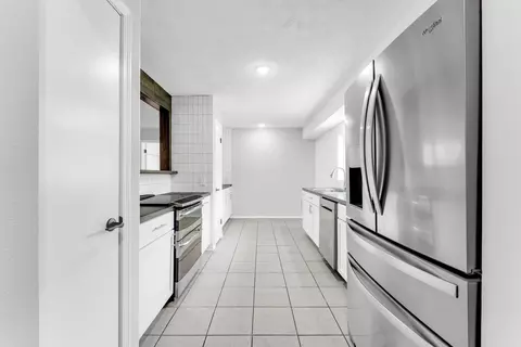 Kitchen - 4859 S Roslyn Ave, Springfield, MO 65804 photo 1 of 5