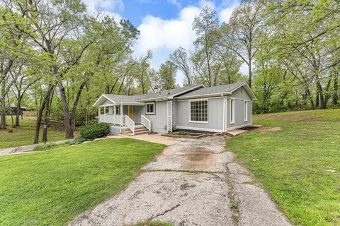 Exterior - 4859 S Roslyn Ave, Springfield, MO 65804 photo 3 of 11