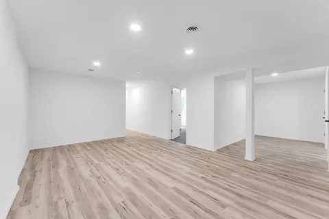 Living - 4859 S Roslyn Ave, Springfield, MO 65804 photo 7 of 8