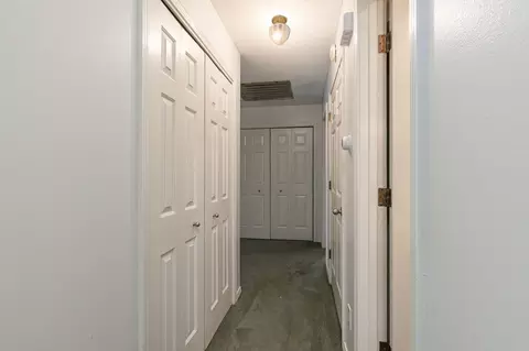 Entry Way - 6726 W Dogwood St, Springfield, MO 65802 photo 1 of 1