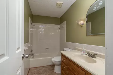 Bath - 6726 W Dogwood St, Springfield, MO 65802 photo 1 of 2