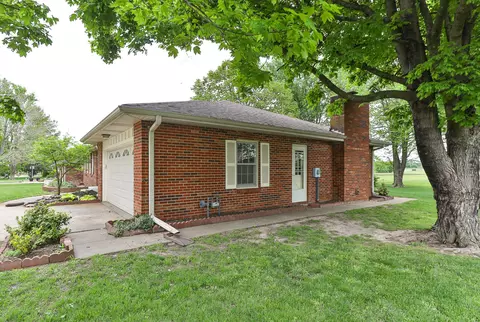 Exterior - 6726 W Dogwood St, Springfield, MO 65802 photo 6 of 11