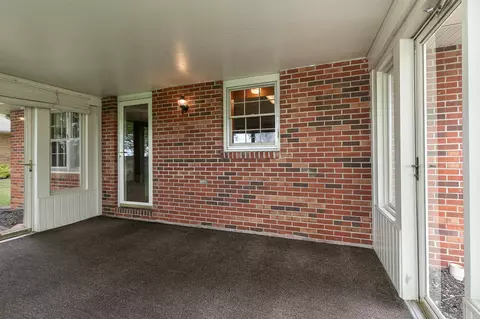 Exterior - 6726 W Dogwood St, Springfield, MO 65802 photo 5 of 11