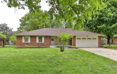6726 W Dogwood St, Springfield, MO 65802