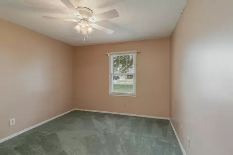 Bedroom - 6726 W Dogwood St, Springfield, MO 65802 photo 5 of 6