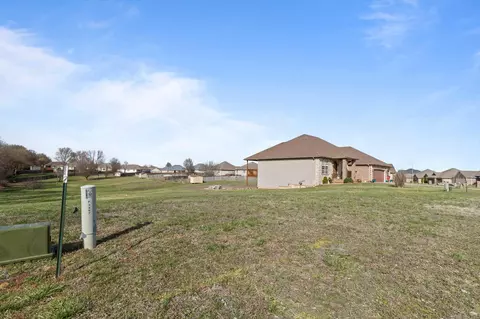 3455 W Hestand St, Springfield, MO 65803 photo 6