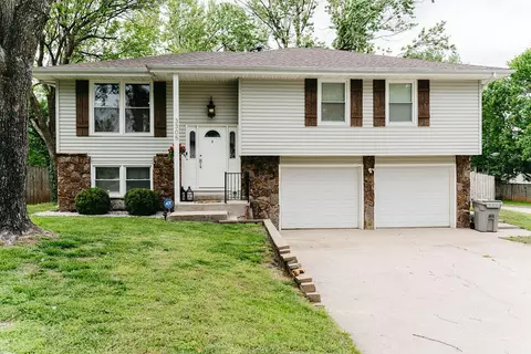 3305 W Winchester Rd, Springfield, MO 65807