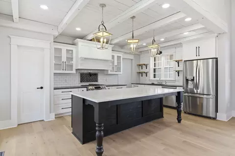 Kitchen - 6254 E Farm Rd 132, Springfield, MO 65802 photo 3 of 7