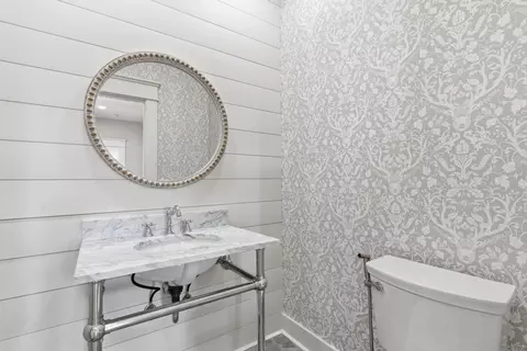 Bath - 6254 E Farm Rd 132, Springfield, MO 65802 photo 1 of 7