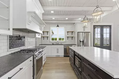 Kitchen - 6254 E Farm Rd 132, Springfield, MO 65802 photo 4 of 7