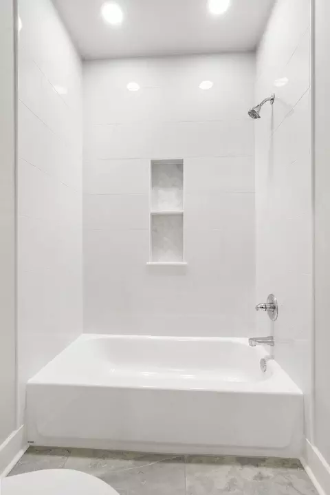 Bath - 6254 E Farm Rd 132, Springfield, MO 65802 photo 7 of 7