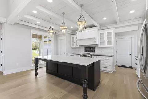 Kitchen - 6254 E Farm Rd 132, Springfield, MO 65802 photo 1 of 7