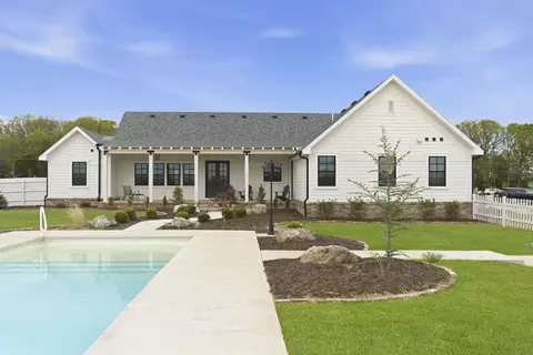 Exterior - 6254 E Farm Rd 132, Springfield, MO 65802 photo 2 of 25