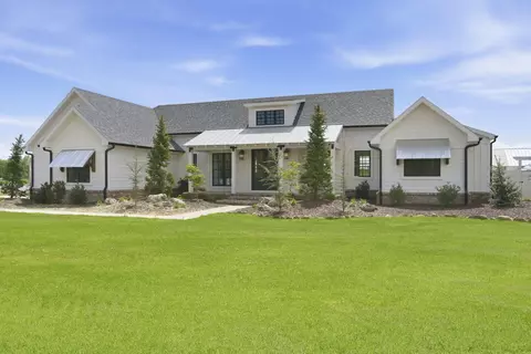 Exterior - 6254 E Farm Rd 132, Springfield, MO 65802 photo 5 of 25