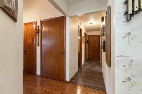 Entry Way - 1140 E Rosebrier St, Springfield, MO 65807 photo 3 of 3