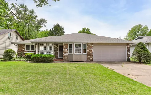 1140 E Rosebrier St, Springfield, MO 65807