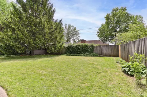 Exterior - 1140 E Rosebrier St, Springfield, MO 65807 photo 8 of 8