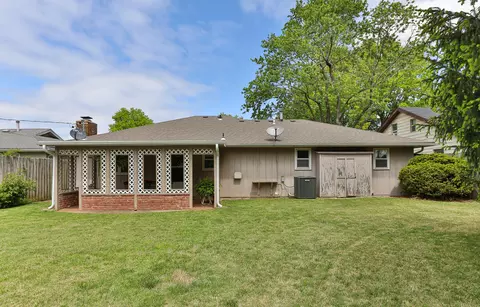 Exterior - 1140 E Rosebrier St, Springfield, MO 65807 photo 6 of 8
