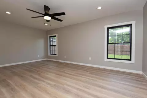Living - 2329 E Meadow Dr, Springfield, MO 65804 photo 5 of 5