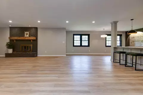 Living - 2329 E Meadow Dr, Springfield, MO 65804 photo 4 of 5