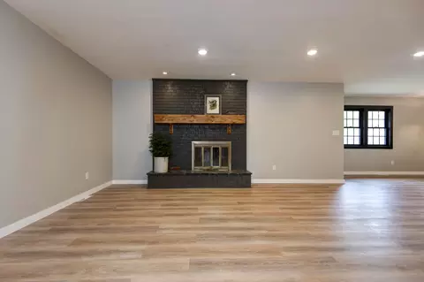Living - 2329 E Meadow Dr, Springfield, MO 65804 photo 2 of 5