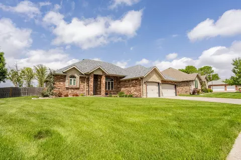 3615 W Wayland St, Springfield, MO 65807