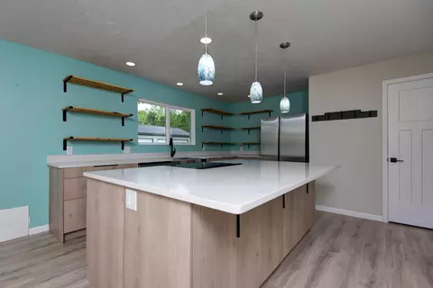 Kitchen - 1570 E Snider St, Springfield, MO 65803 photo 4 of 4