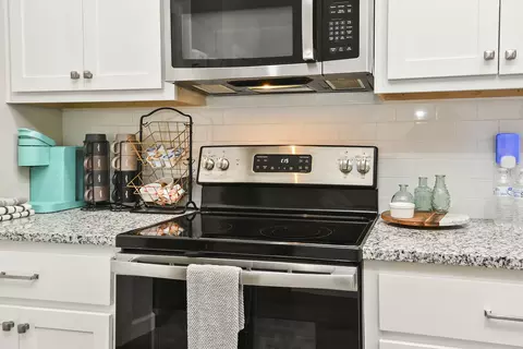 Kitchen - 3003 N Vineyards Ter #3, Branson, MO 65616 photo 5 of 6