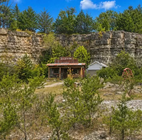20615 Table Rock Ridge Rd, Shell Knob, MO 65747