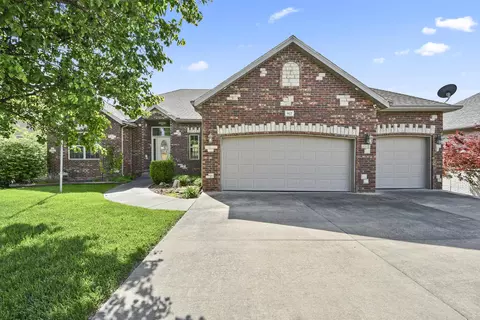 912 E Welch St, Nixa, MO 65714