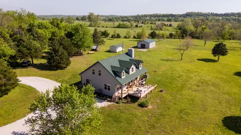 8404 Fossilsaurus Ln, Ash Grove, MO 65604
