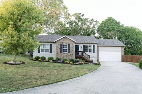 147 Mystic Ave, Hollister, MO 65672