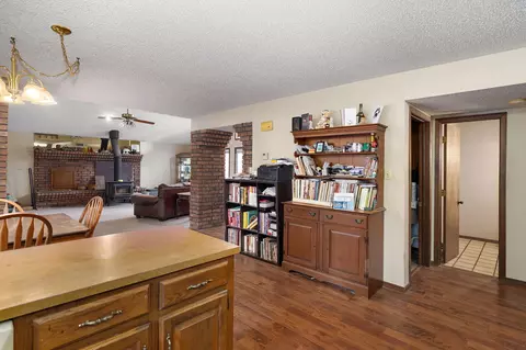 Entry Way - 2925 E Clovis Cir, Springfield, MO 65804 photo 2 of 2