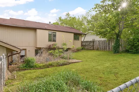Exterior - 2925 E Clovis Cir, Springfield, MO 65804 photo 9 of 10