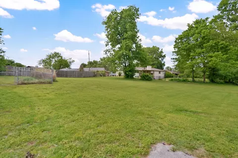 Exterior - 2925 E Clovis Cir, Springfield, MO 65804 photo 4 of 10