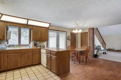 Kitchen - 2925 E Clovis Cir, Springfield, MO 65804 photo 3 of 3