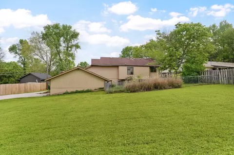 Exterior - 2925 E Clovis Cir, Springfield, MO 65804 photo 6 of 10